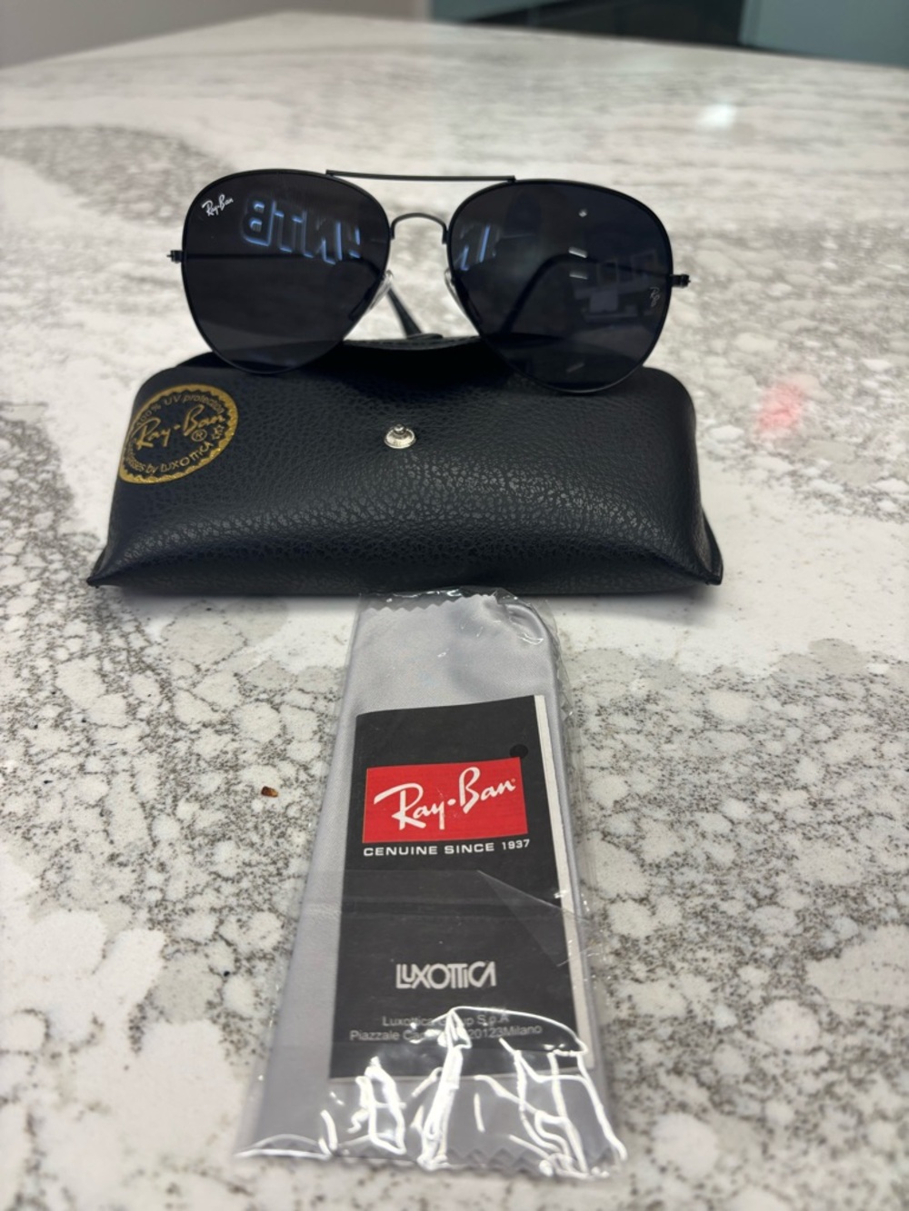 Ray-Ban Unisex Black Metal Aviator Sunglasses
